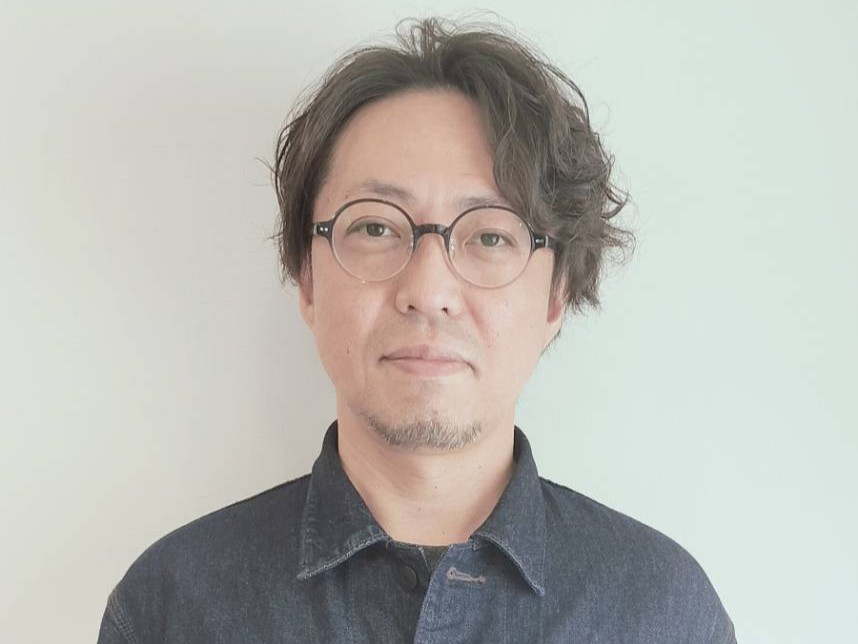 代表 八鍬利明の顔写真です。